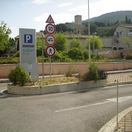 Ferienwohnung Residenza Vicolo Bovi Assisi Exterior foto